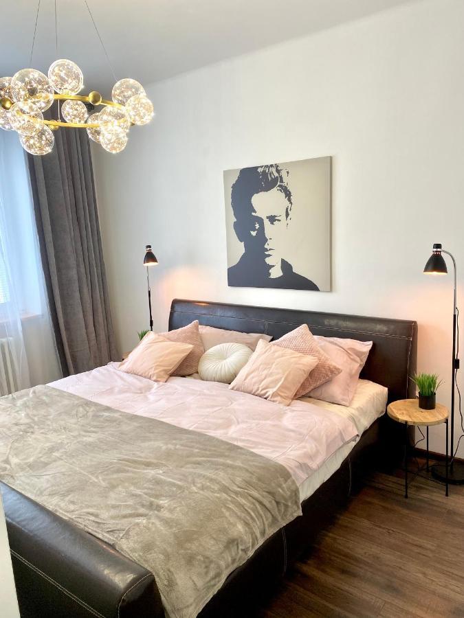 Apartmán Dean - Next To Nivy Bus Station & Mall
